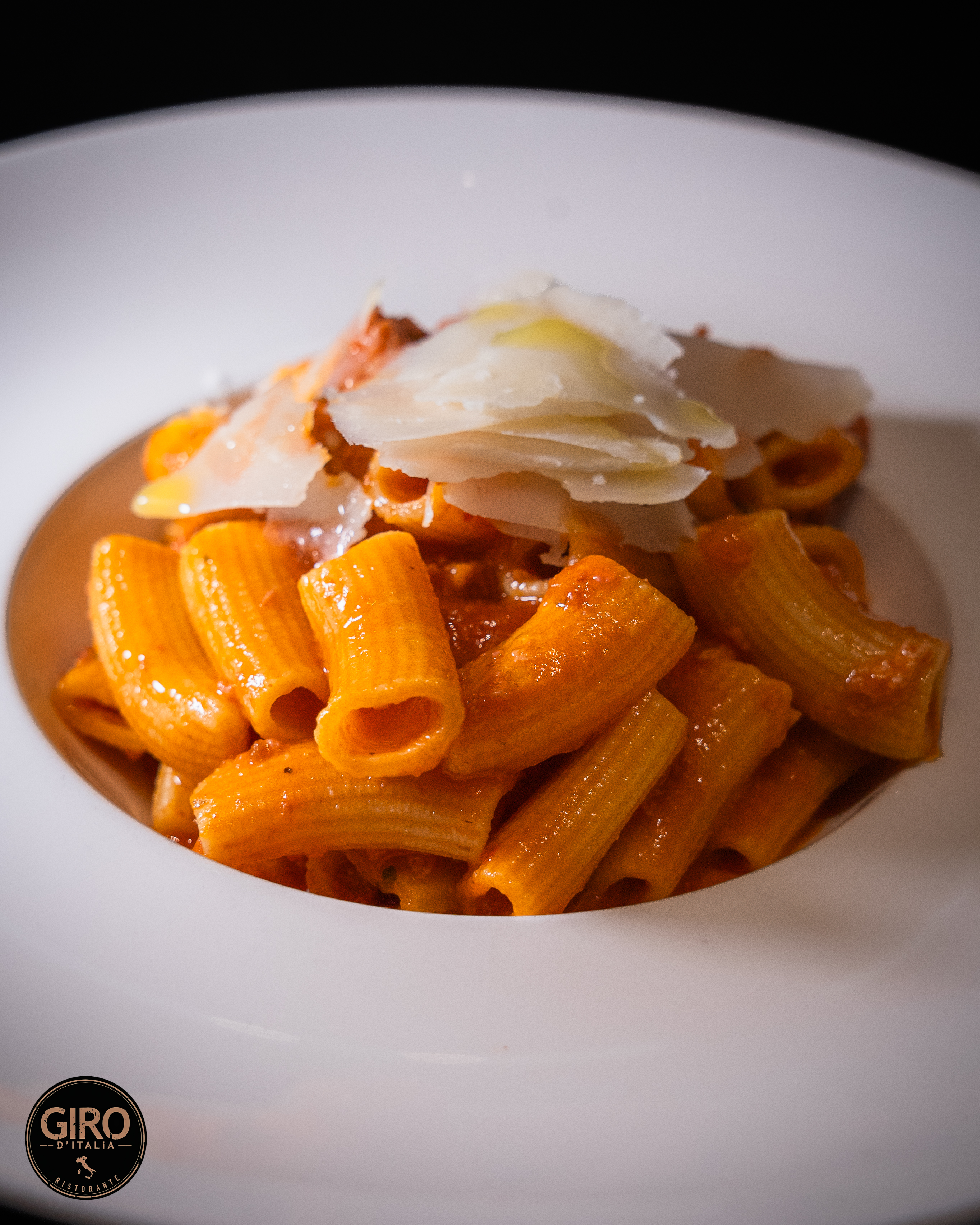 RIGATONI BOLOGNESE